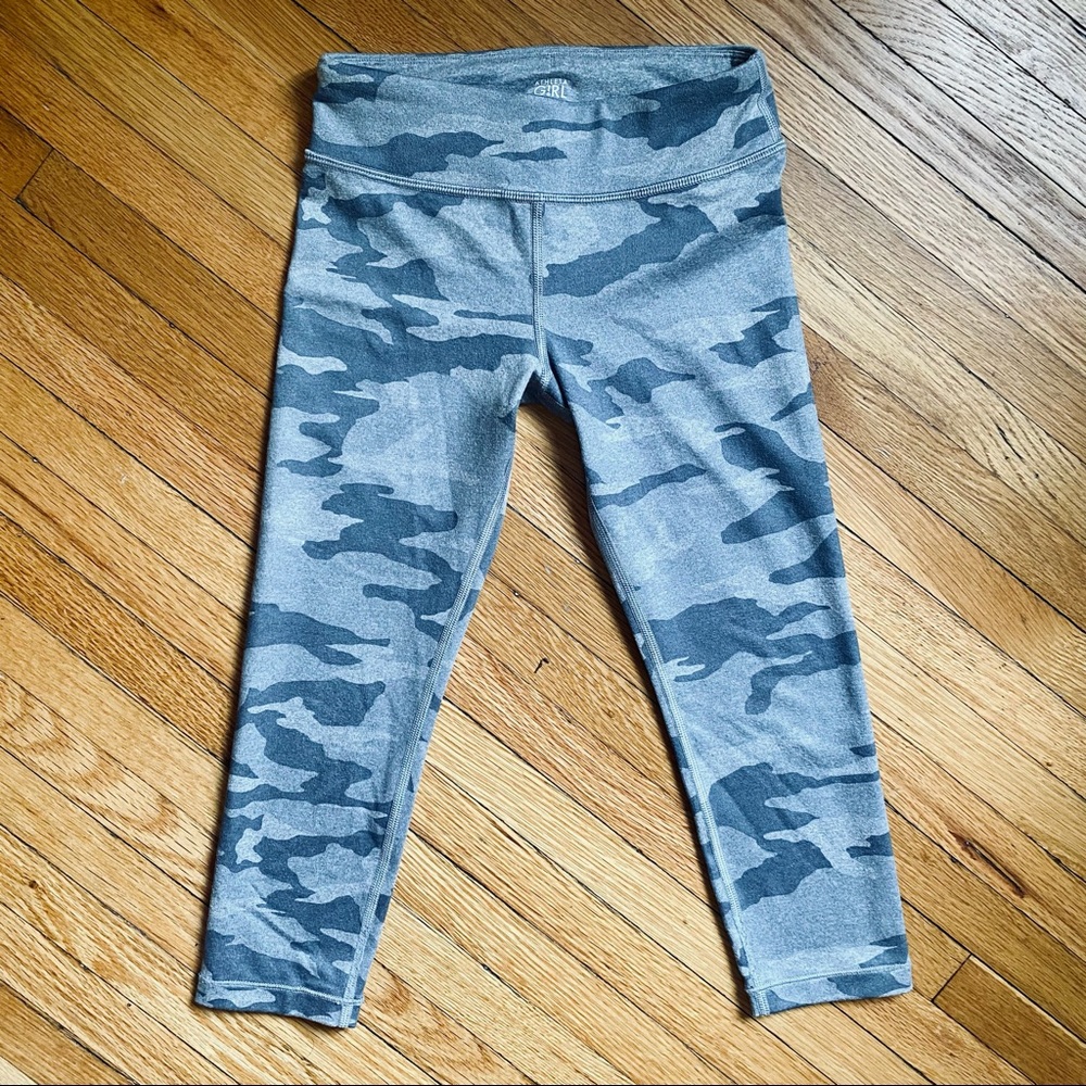 EUC Athleta Girl Chit Chat Capri pants